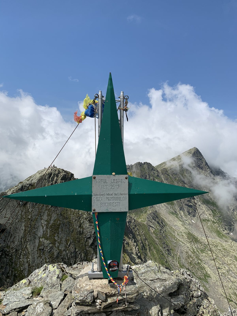 Vârful Lespezi
